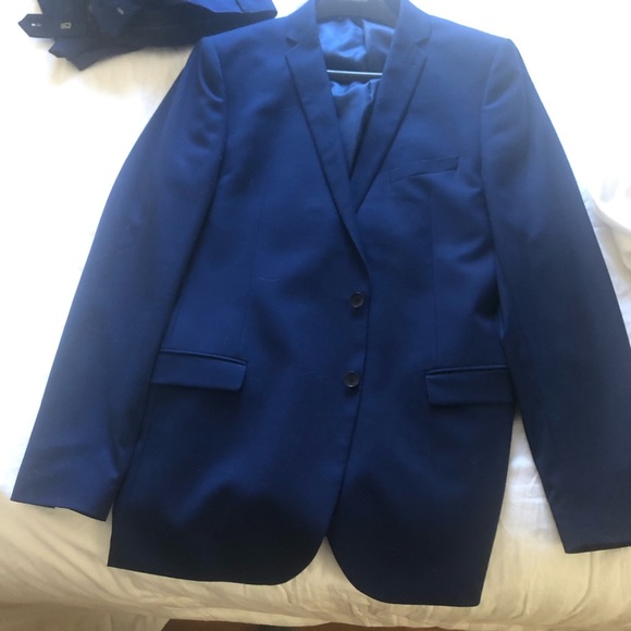 Men’s dark blue suit jacket and pants. - Picture 9 of 10